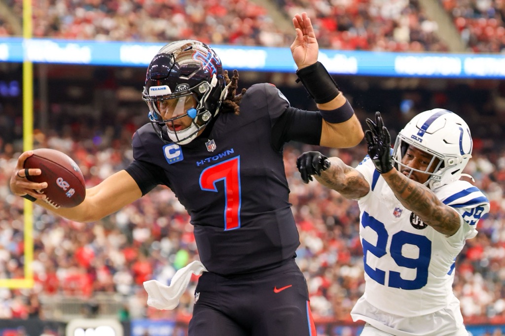 Disaster in New England: Texans Fall To Patriots, 28-16