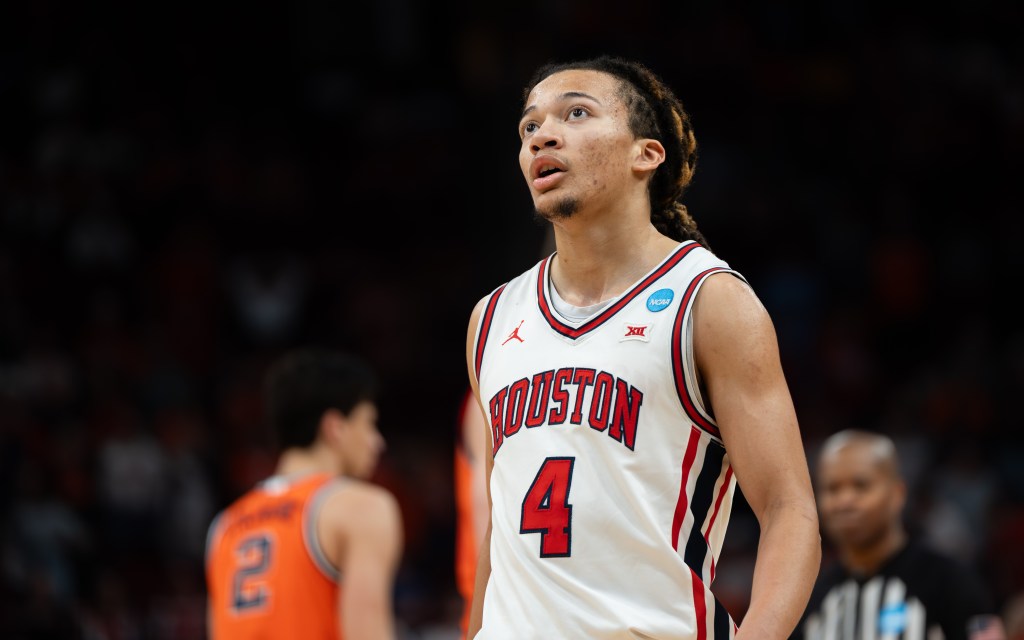 Bittersweet Sixteen: Houston Falls to Illinois