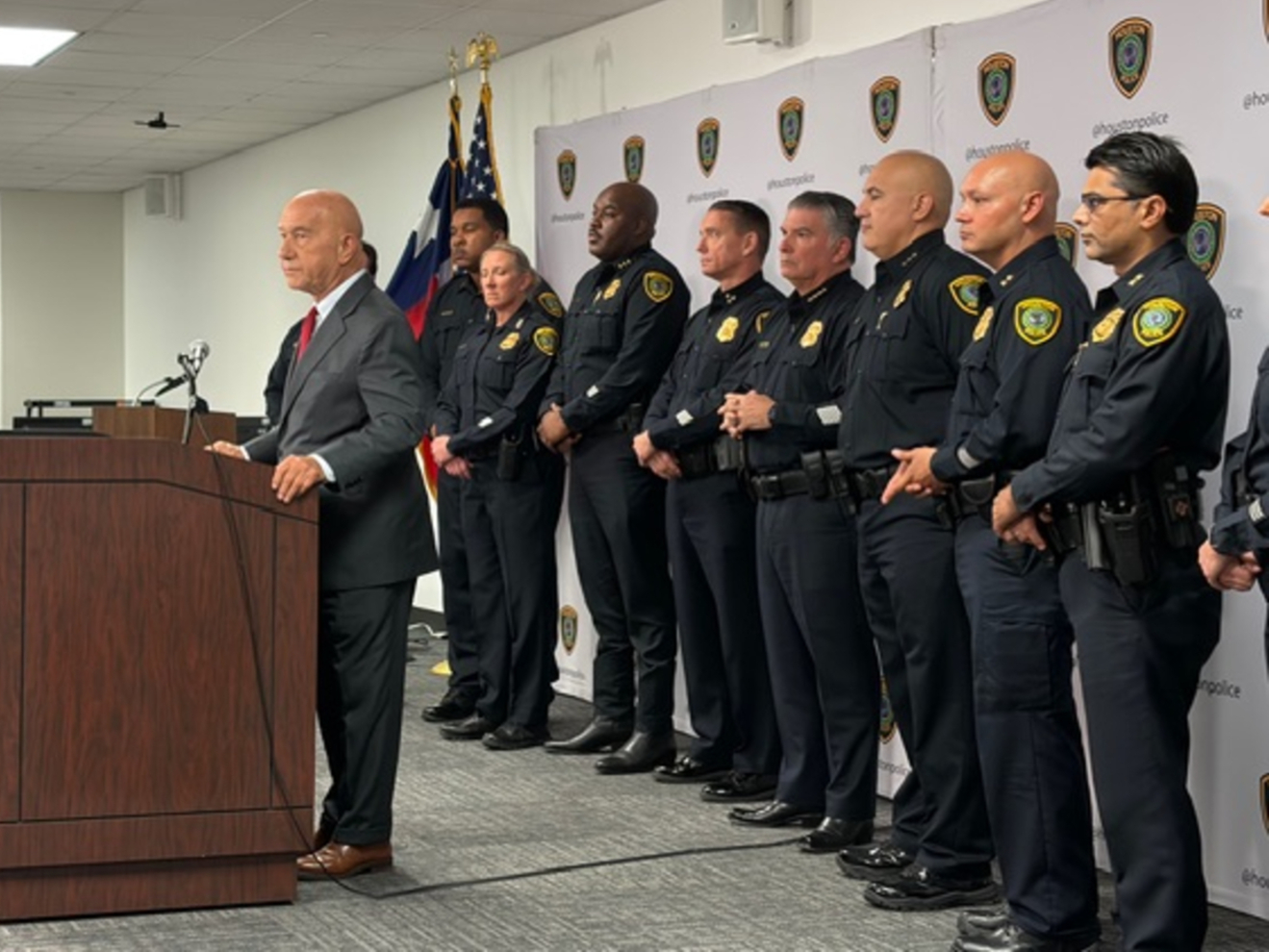 Houston Council Gives in to Abbott’s Threats on ICE Policy